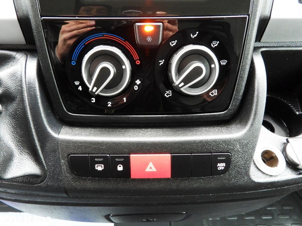 Fiat DUCATO KONTENER WINDA 8 PALET TEMPOMAT NAWIGACJA LEDY KLIMATYZACJA  130KM - 34