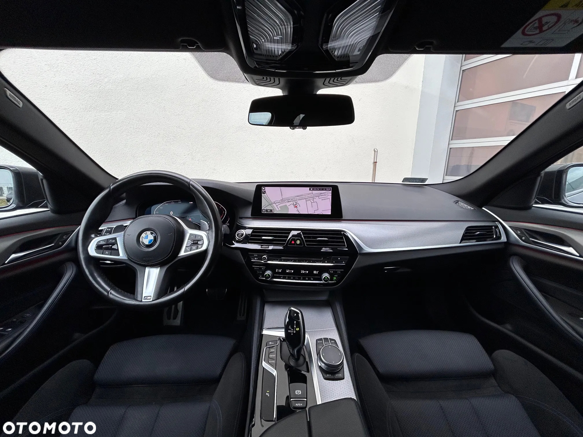 BMW Seria 5 520d xDrive M Sport sport - 9