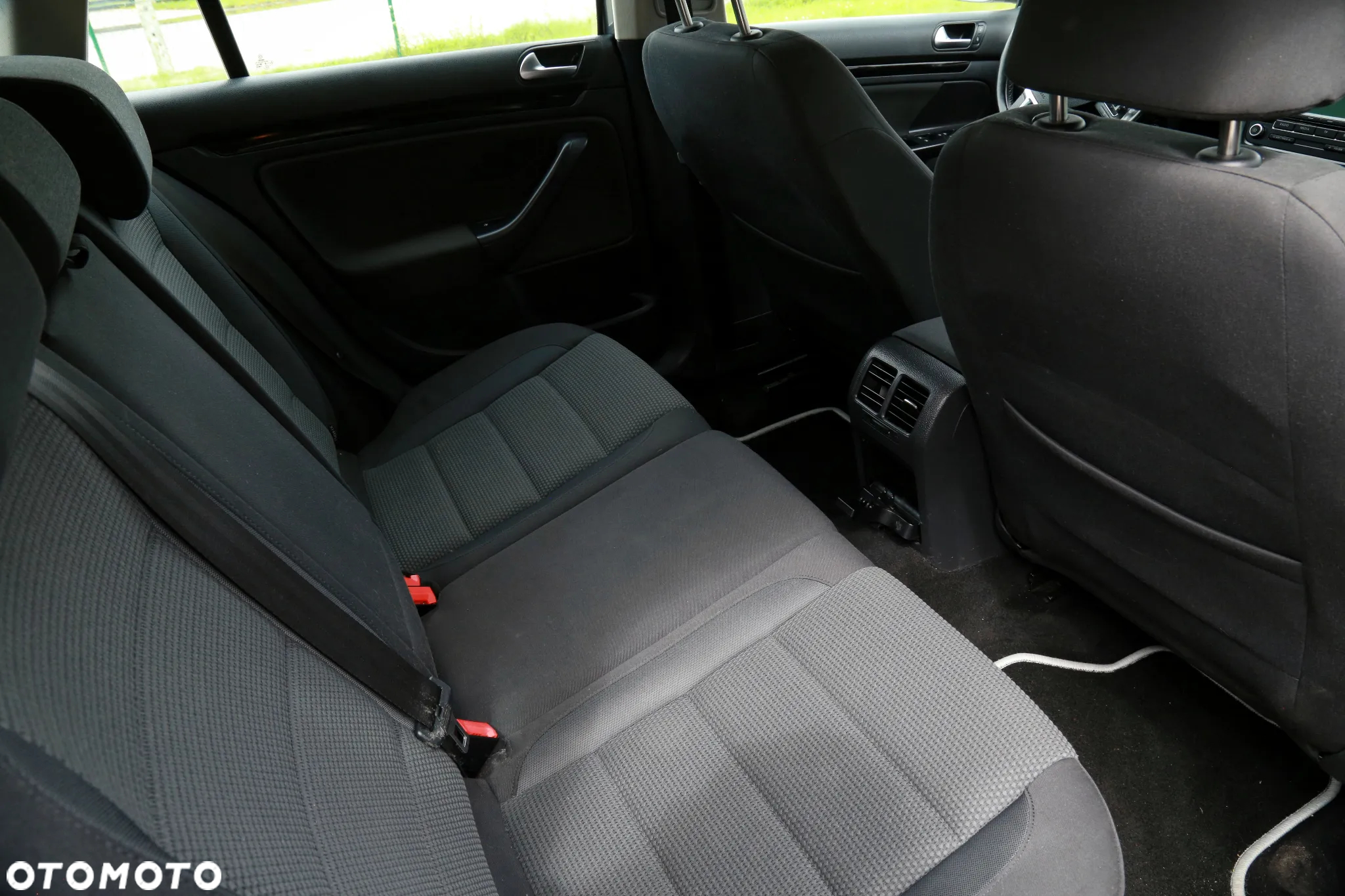 Volkswagen Golf 1.6 TDI DPF Comfortline - 20