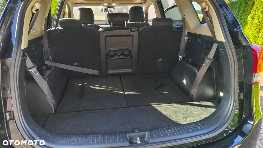 Kia Carens - 21