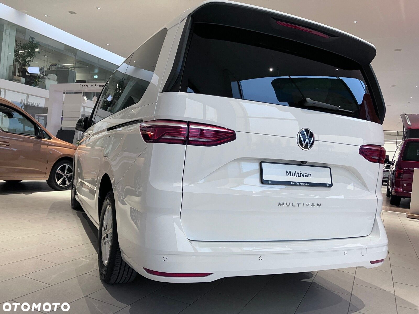 Volkswagen multivan Family 2.0 TDI 150 KM 7-DSG FWD L2 - 9