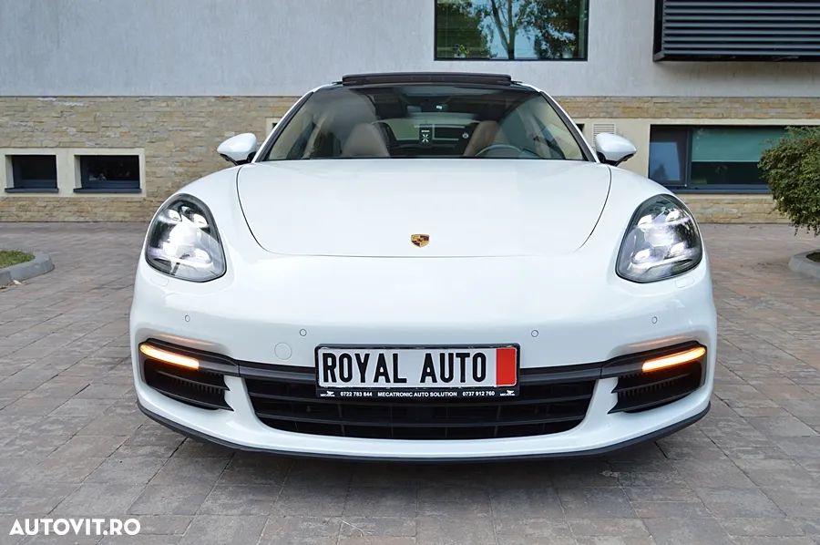 Porsche Panamera 4S - 9