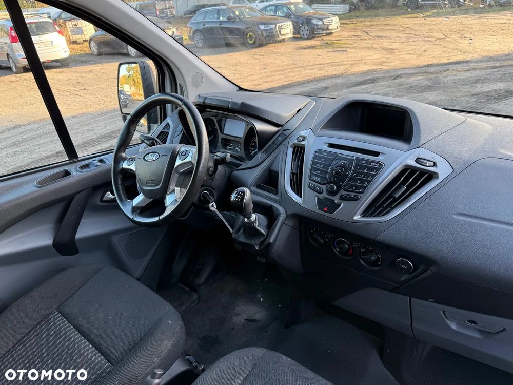 Ford TRANSIT CUSTOM - 9