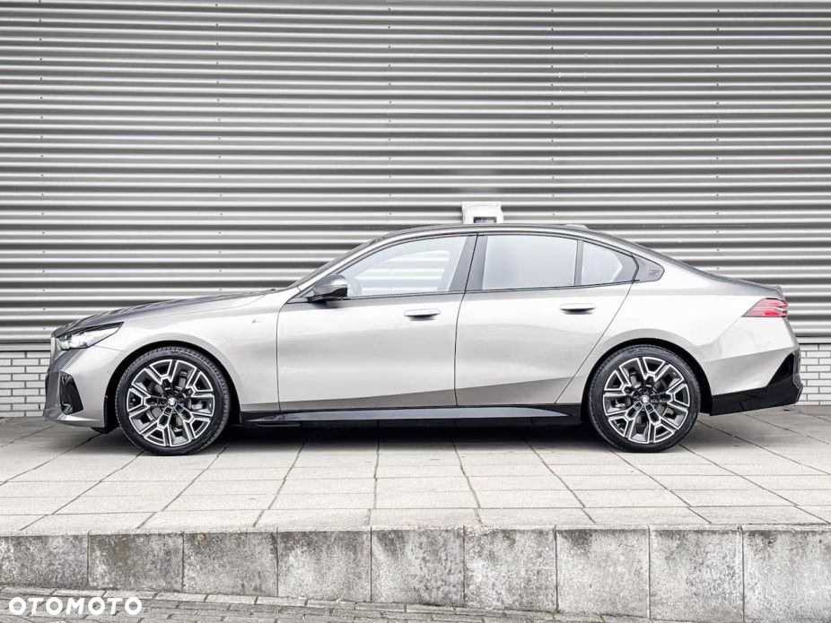 BMW Seria 5 520i mHEV M Sport - 3