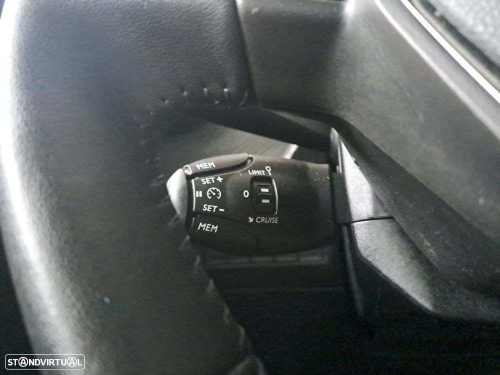 Peugeot 208 1.2 PureTech Active - 18