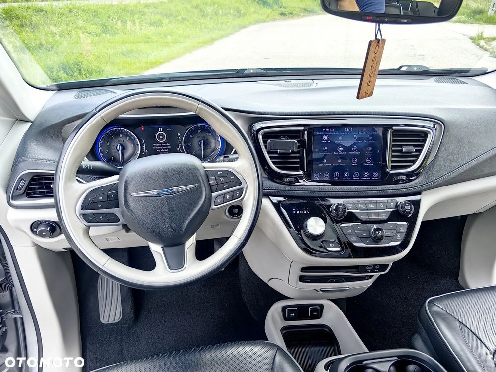 Chrysler Pacifica - 12