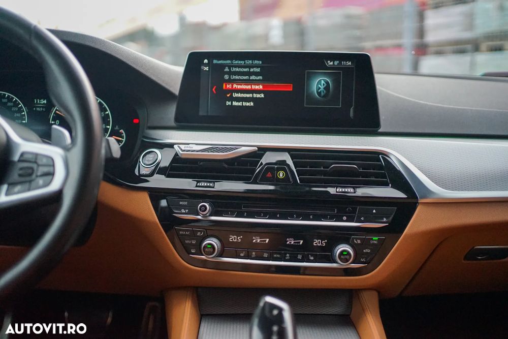 BMW Seria 5 530i xDrive AT - 15