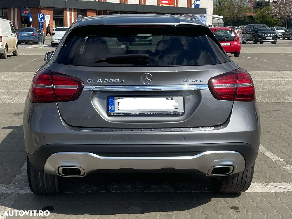 Mercedes-Benz GLA 200 d 4MATIC Aut. - 8