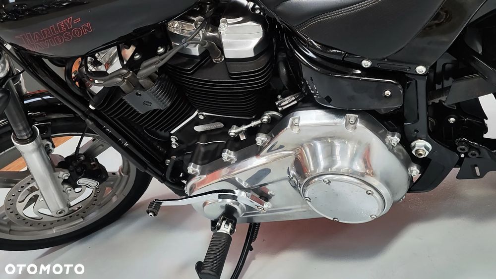 Harley-Davidson Softail Standard - 32
