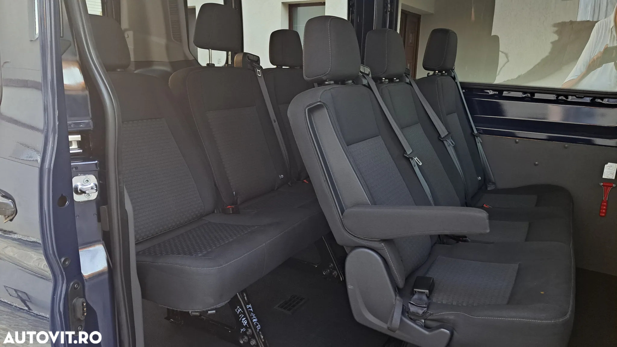 Ford Transit 350 2.0 EcoBlue 170 CP L3H2 Kombi FWD Trend - 19