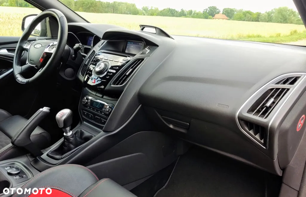 Ford Focus Turnier 2.0 EcoBoost ST - 14