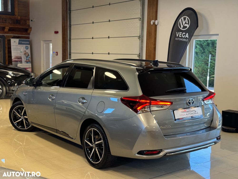 Toyota Auris 1.8 VVT-i Hybrid Automatik Touring Sports Team Deutschland - 4
