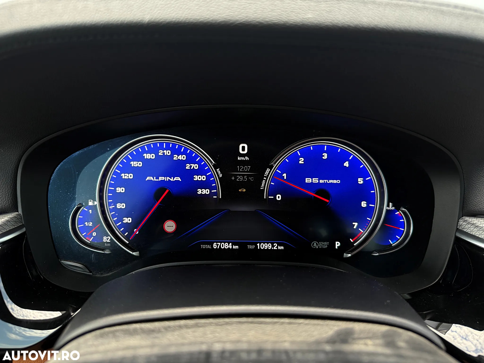 BMW Seria 5 550i xDrive - 12