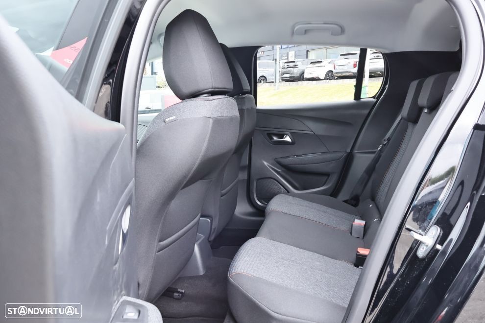 Peugeot 208 - 17