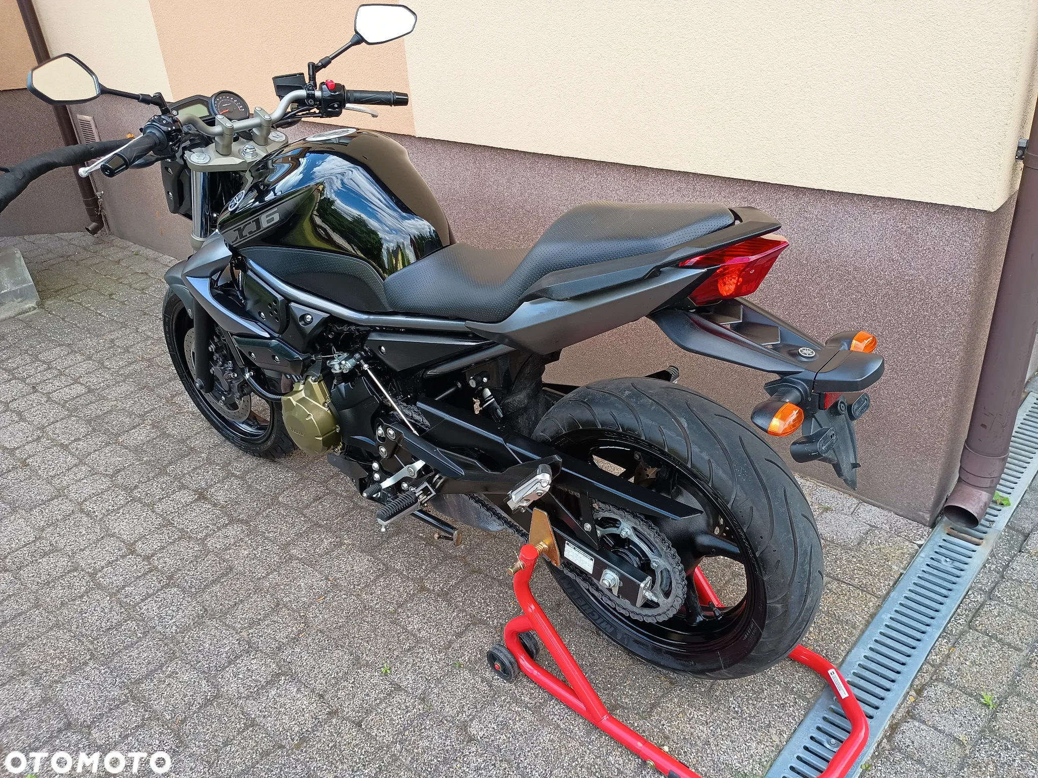 Yamaha XJR - 4