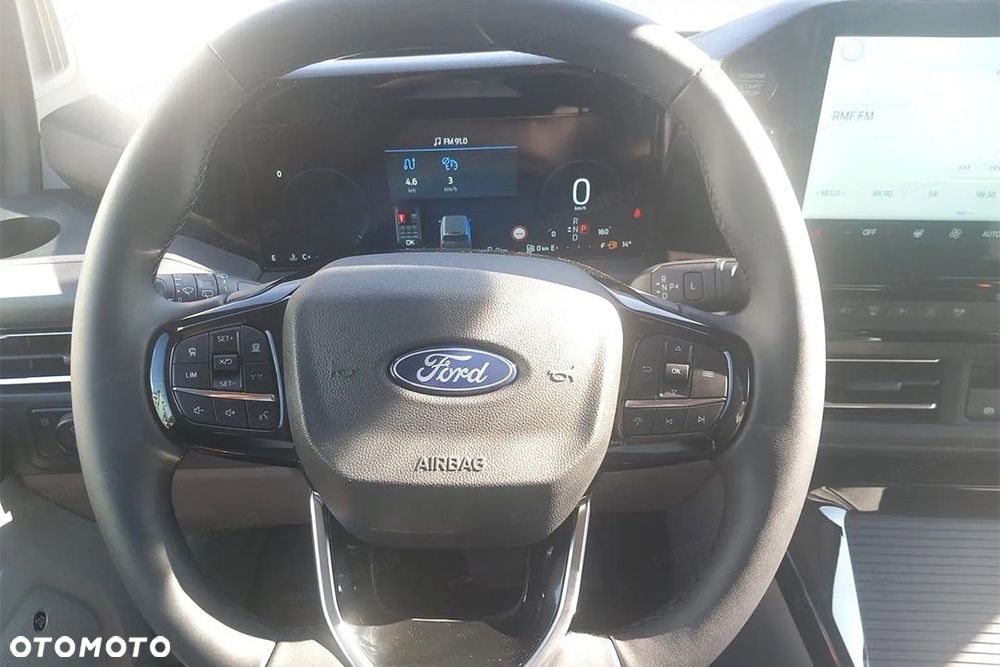 Ford Tourneo Custom - 9