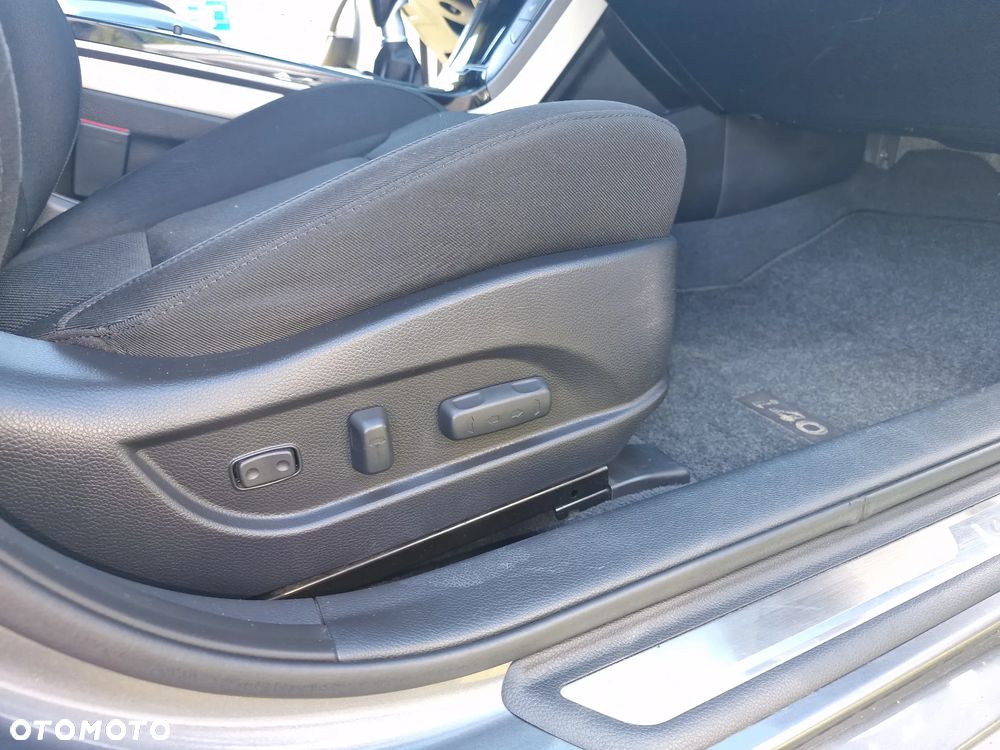 Hyundai i40 2.0 Premium - 32