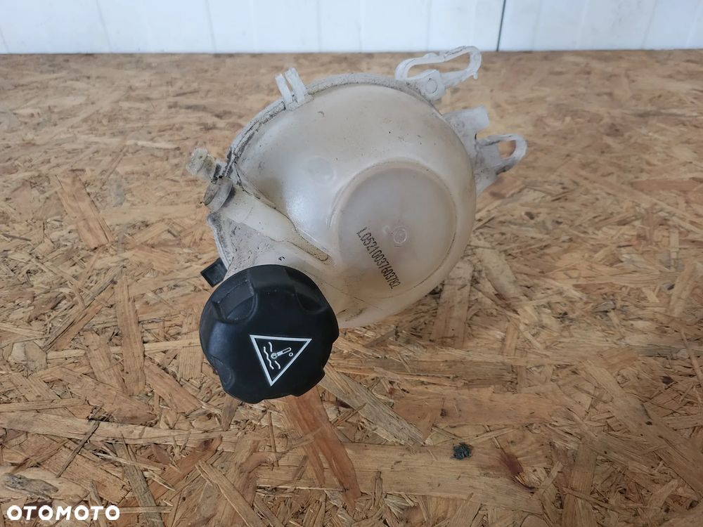 Zbiorniczek wyrównawczy Peugeot 208 1.6 VTI - 1