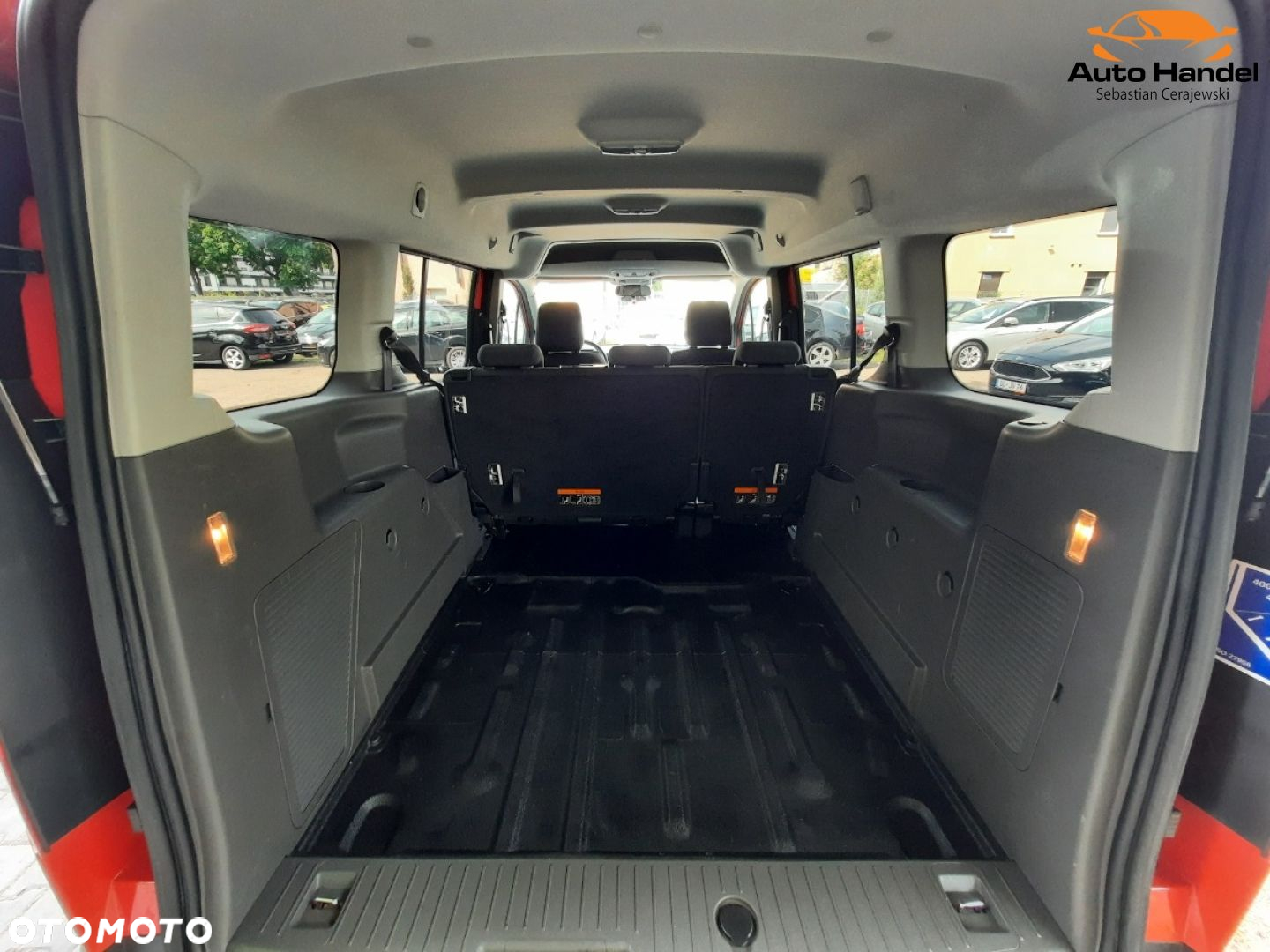 Ford Transit Connect - 13