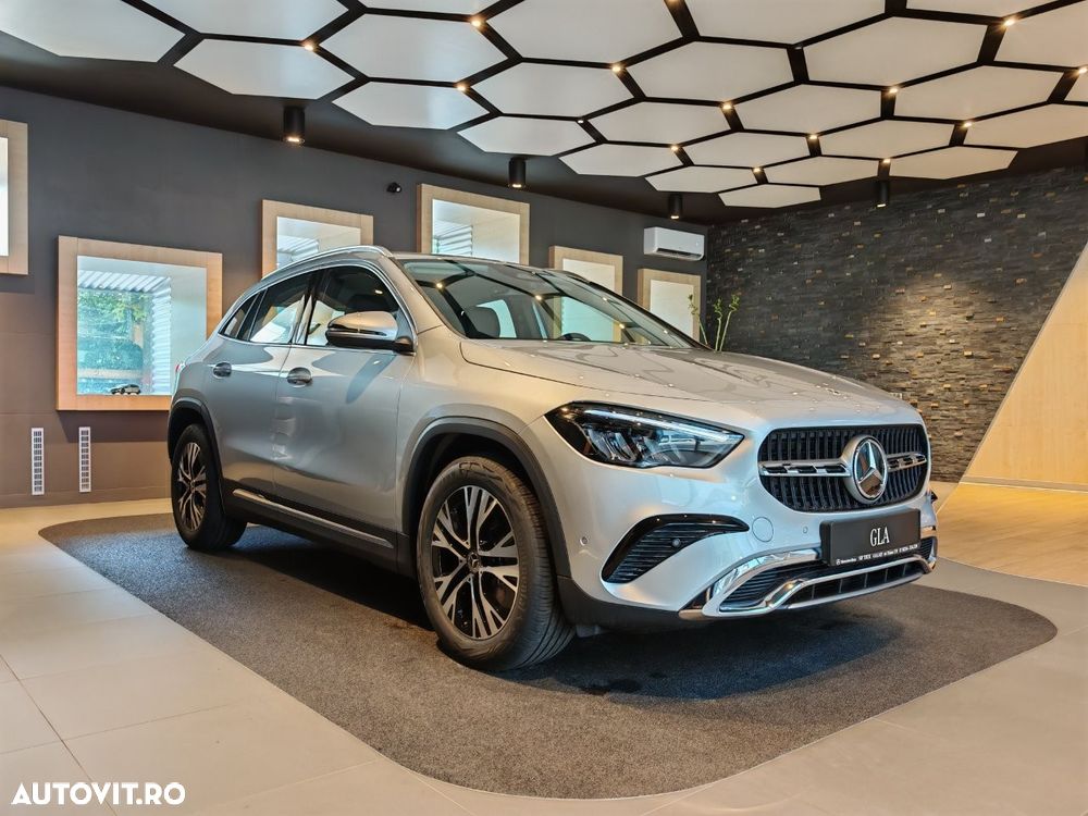Mercedes-Benz GLA 180 MHEV - 4