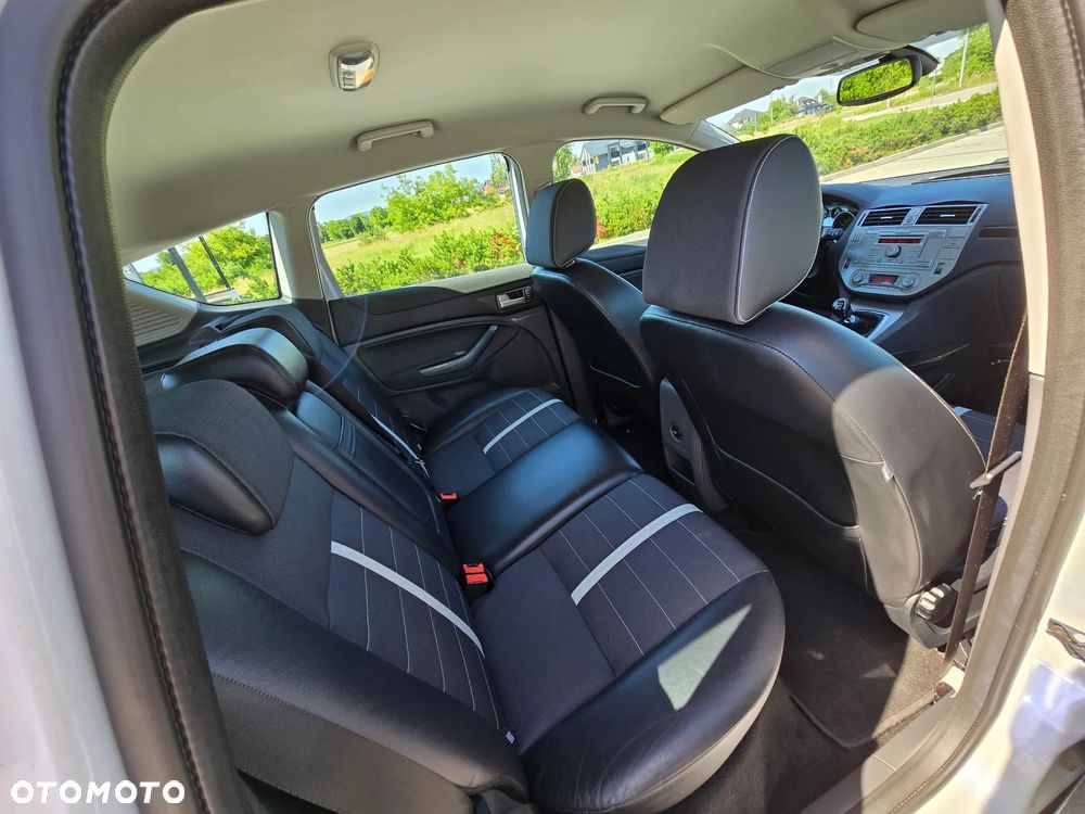 Ford Kuga 2.0 TDCi 4x4 Titanium - 12