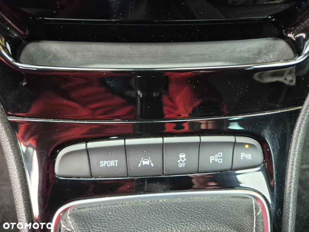 Opel Astra 1.4 T Elite S&S - 23