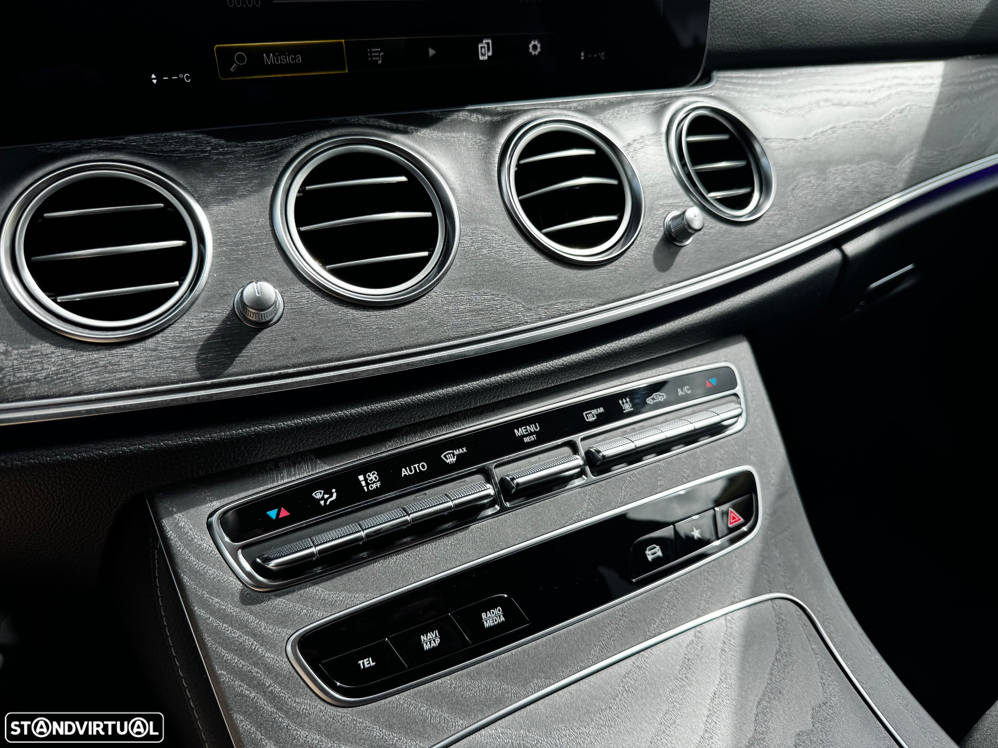 Mercedes-Benz E 300 de AMG Line - 27