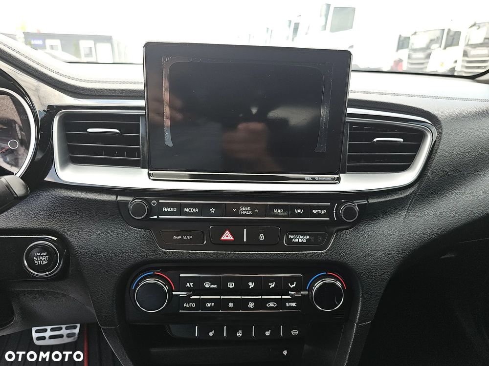 Kia ProCeed 1.6 T-GDI GT DCT - 14