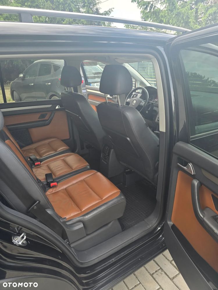 Volkswagen Touran 2.0 TDI DPF DSG Cross - 11