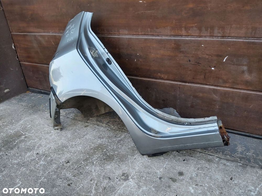 Toyota Yaris II błotnik ćwiartka prawy tył 1F8 - 3