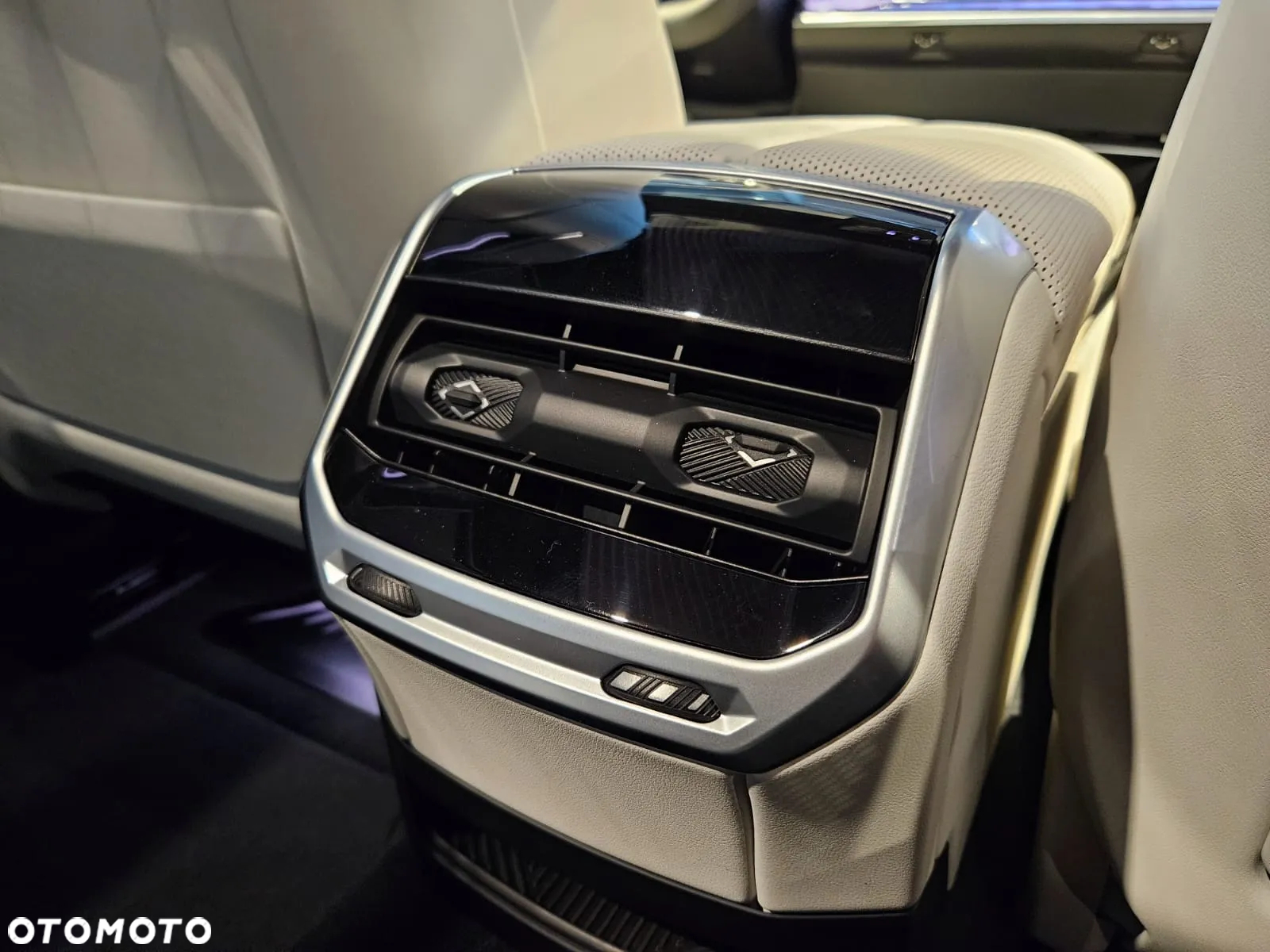 BMW Seria 7 M760e xDrive - 18