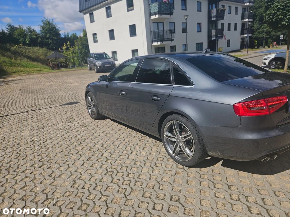 Audi A4 Limousine - 6
