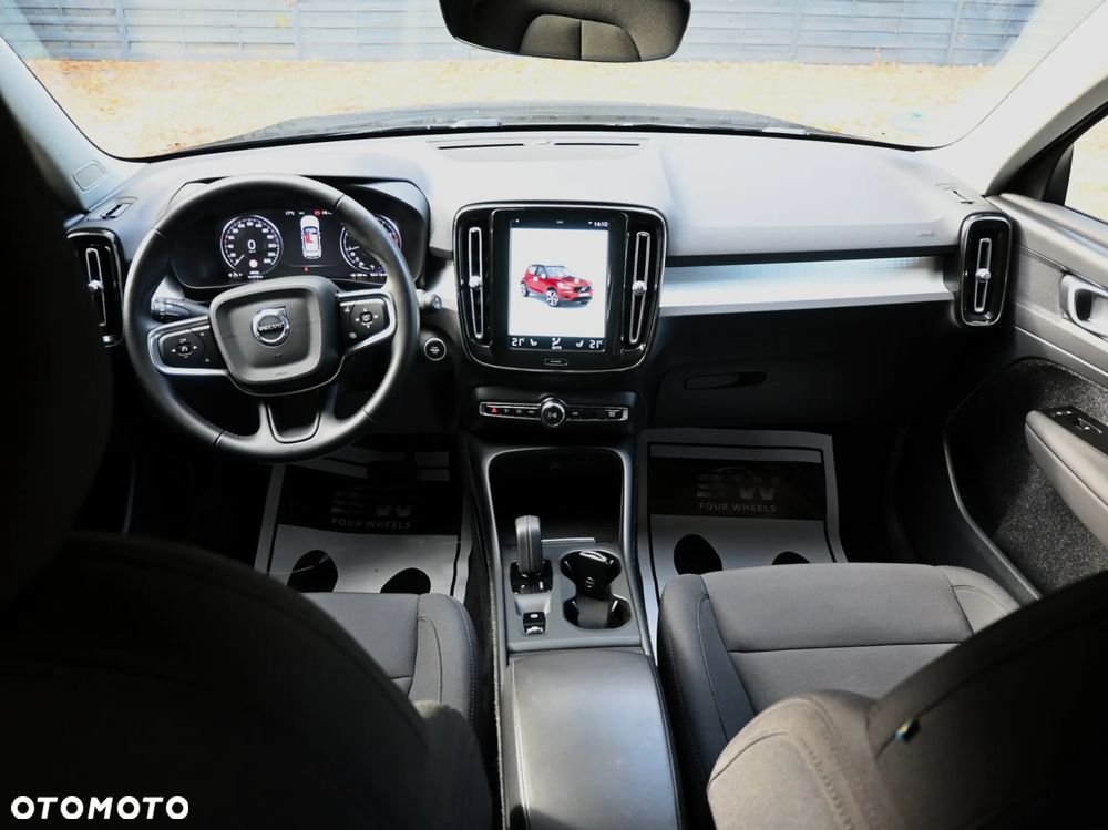 Volvo XC 40 T3 Momentum - 27