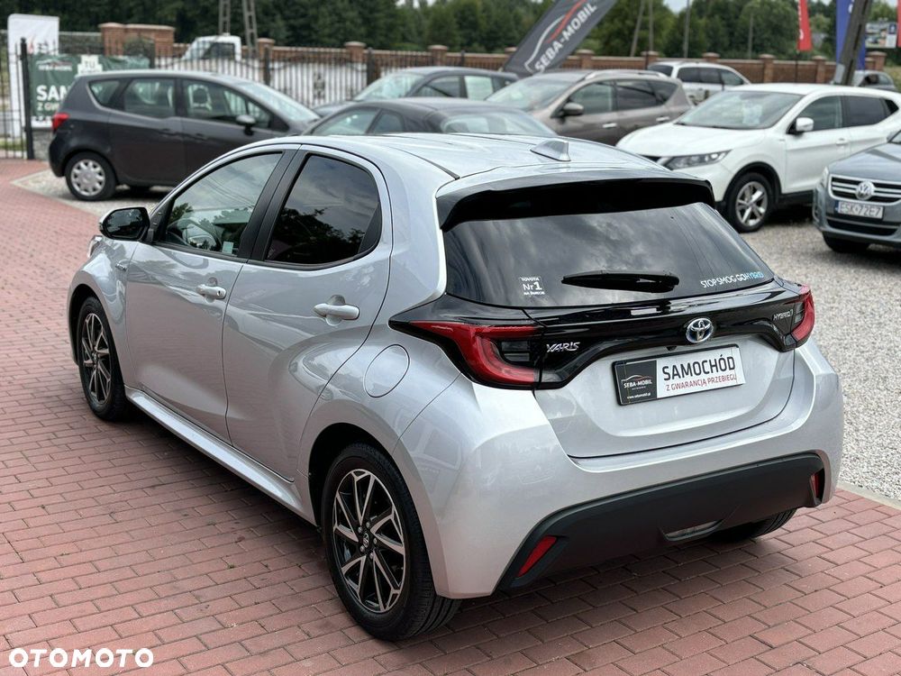 Toyota Yaris - 11