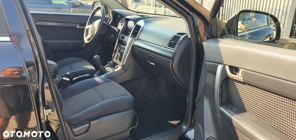 Chevrolet Captiva 2.4 LS 5os - 25