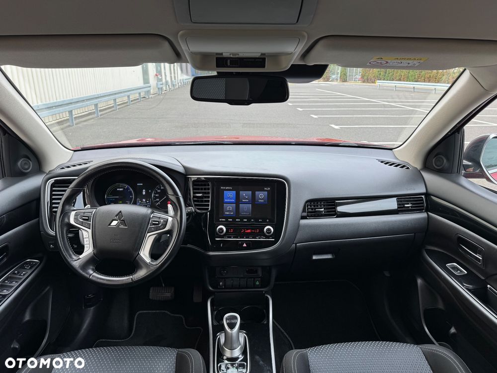 Mitsubishi Outlander - 13