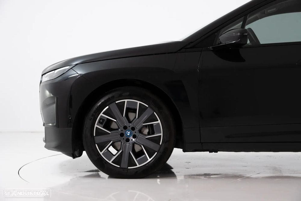 BMW iX xDrive 40 - 16