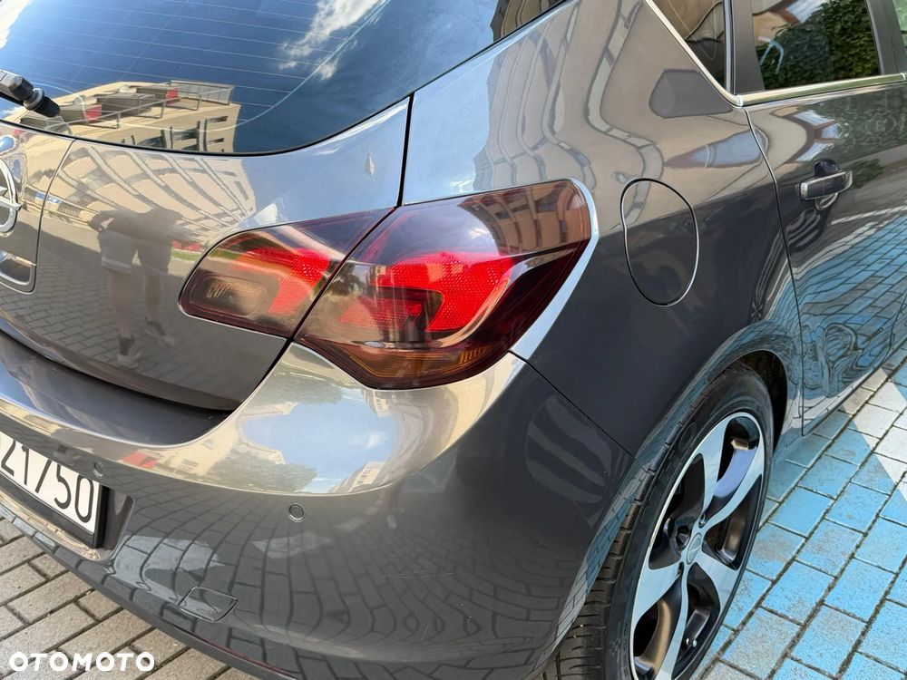 Opel Astra 1.6 T Cosmo - 36