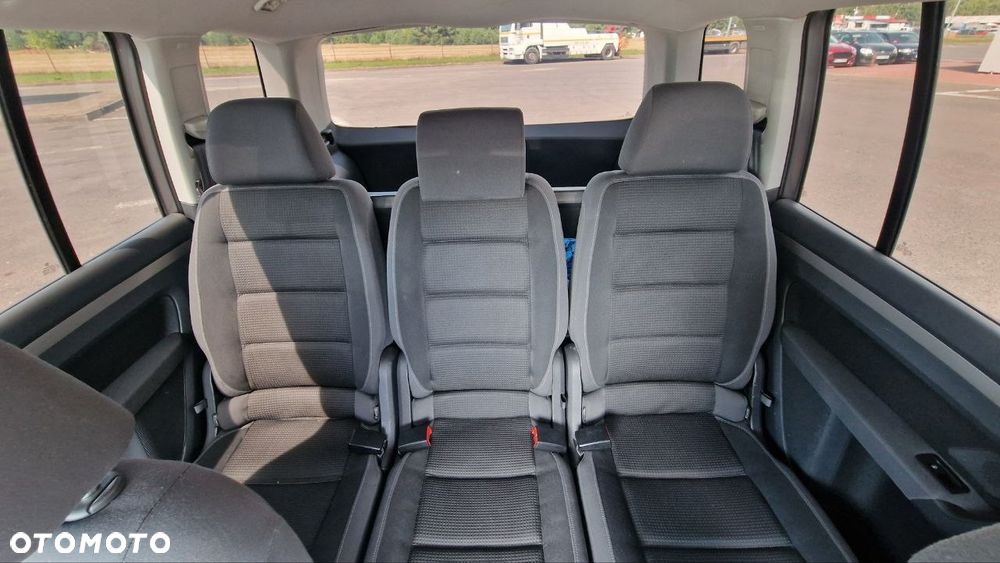 Volkswagen Touran - 9