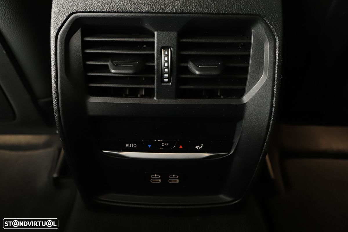 BMW 330 e Touring Pack M Auto - 29
