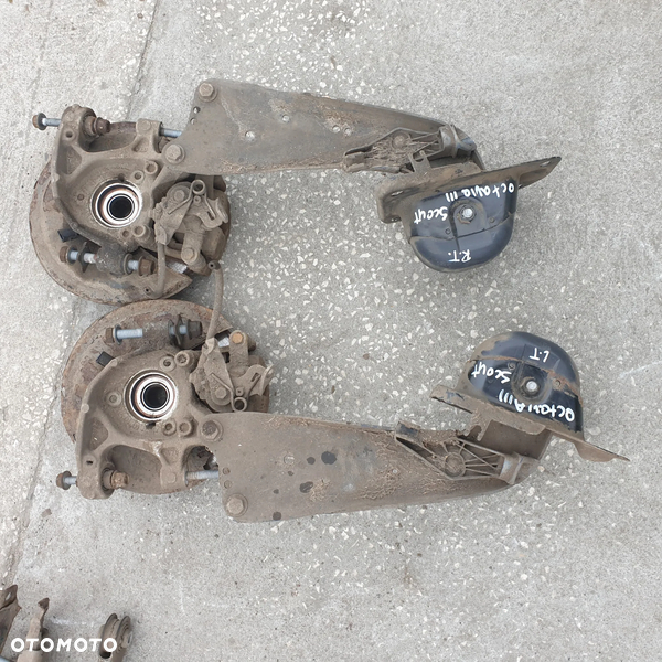 VW GOLF VII  AUDI A3 8V SKODA OCTAVIA III 4X4 SCOUT ZWROTNICA WAHACZ LEWY PRAWY TYL