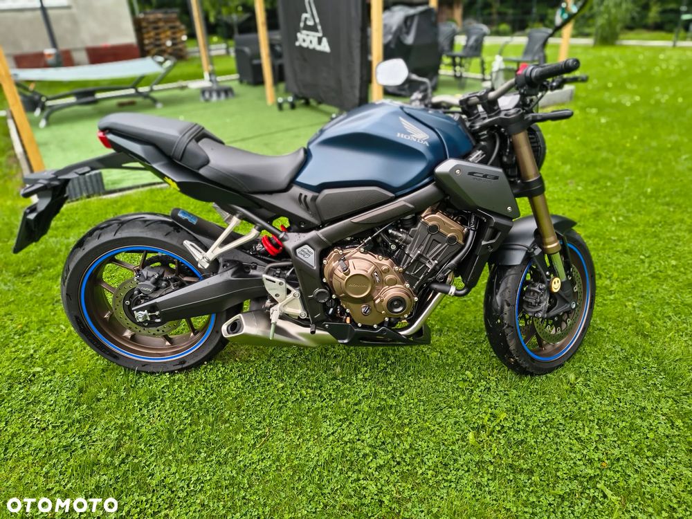 Honda CB - 1