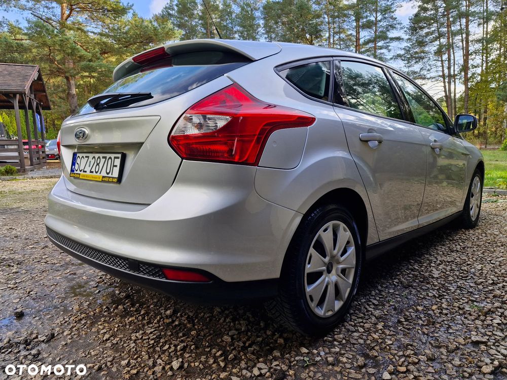 Ford Focus 1.6 Edition - 14