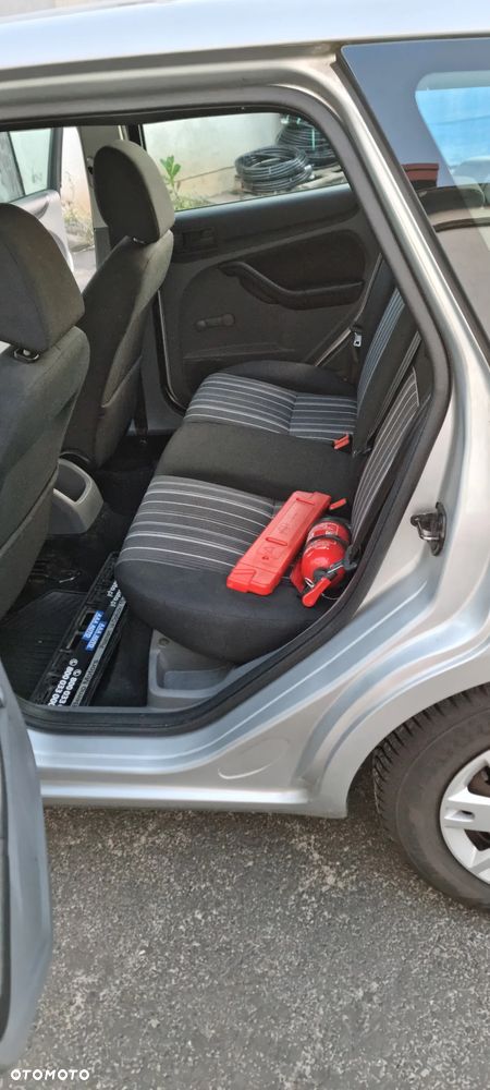 Ford Focus - 8