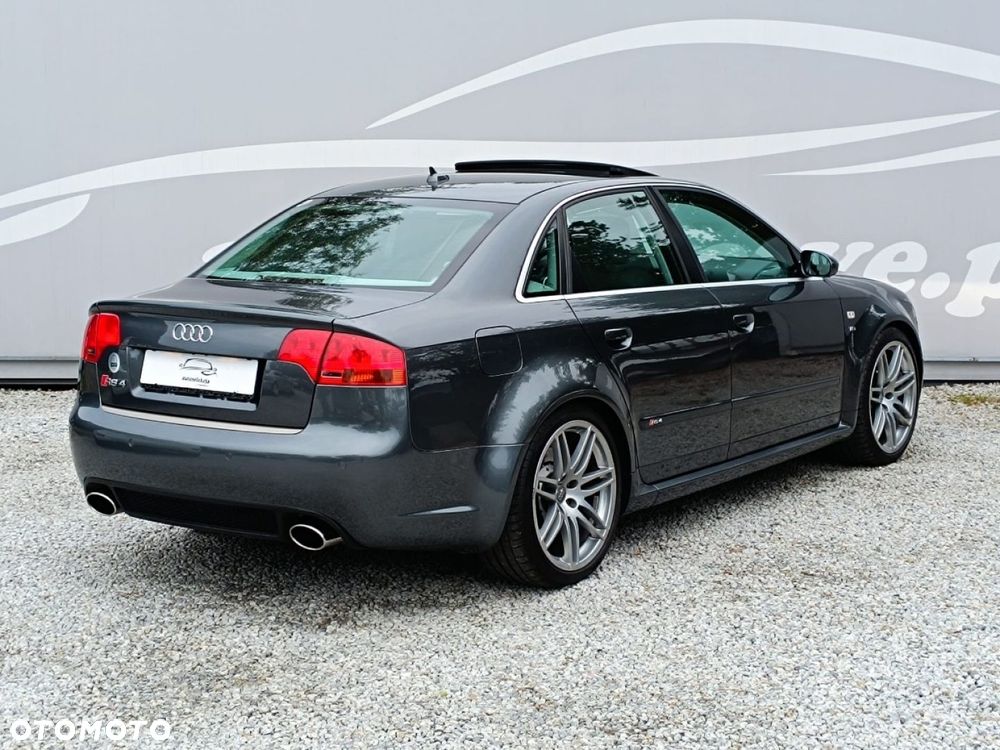 Audi RS4 Limousine - 19