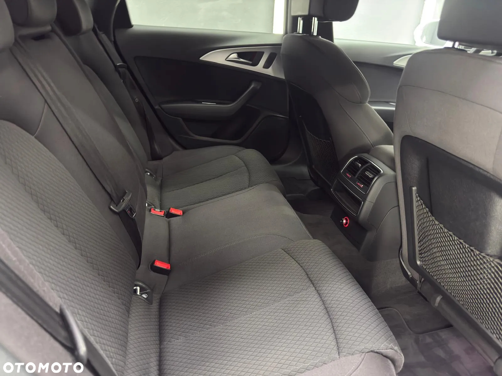 Audi A6 Avant 2.0 TDI Ultra S tronic - 29