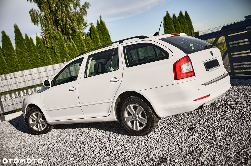 Skoda Octavia 1.6 TDI DPF Elegance - 25