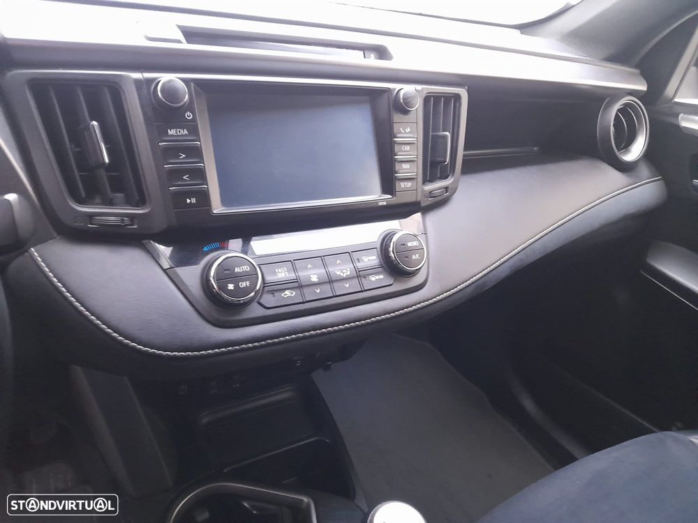 Toyota RAV4 2.0 D-4D Comfort - 14