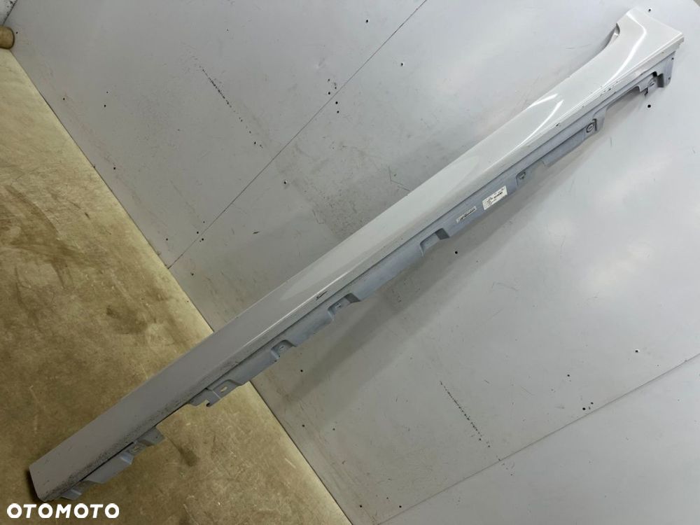 Listwa progowa BMW 5 F10 F11 sedan kombi 10-17r. lewa nakładka progu zewnętrzna kolor Mineralweiss - 1