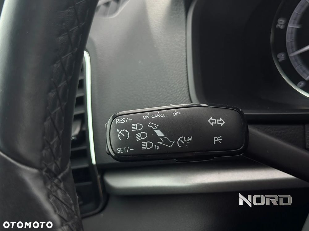 Skoda Karoq 1.5 TSI ACT DSG Ambition - 30